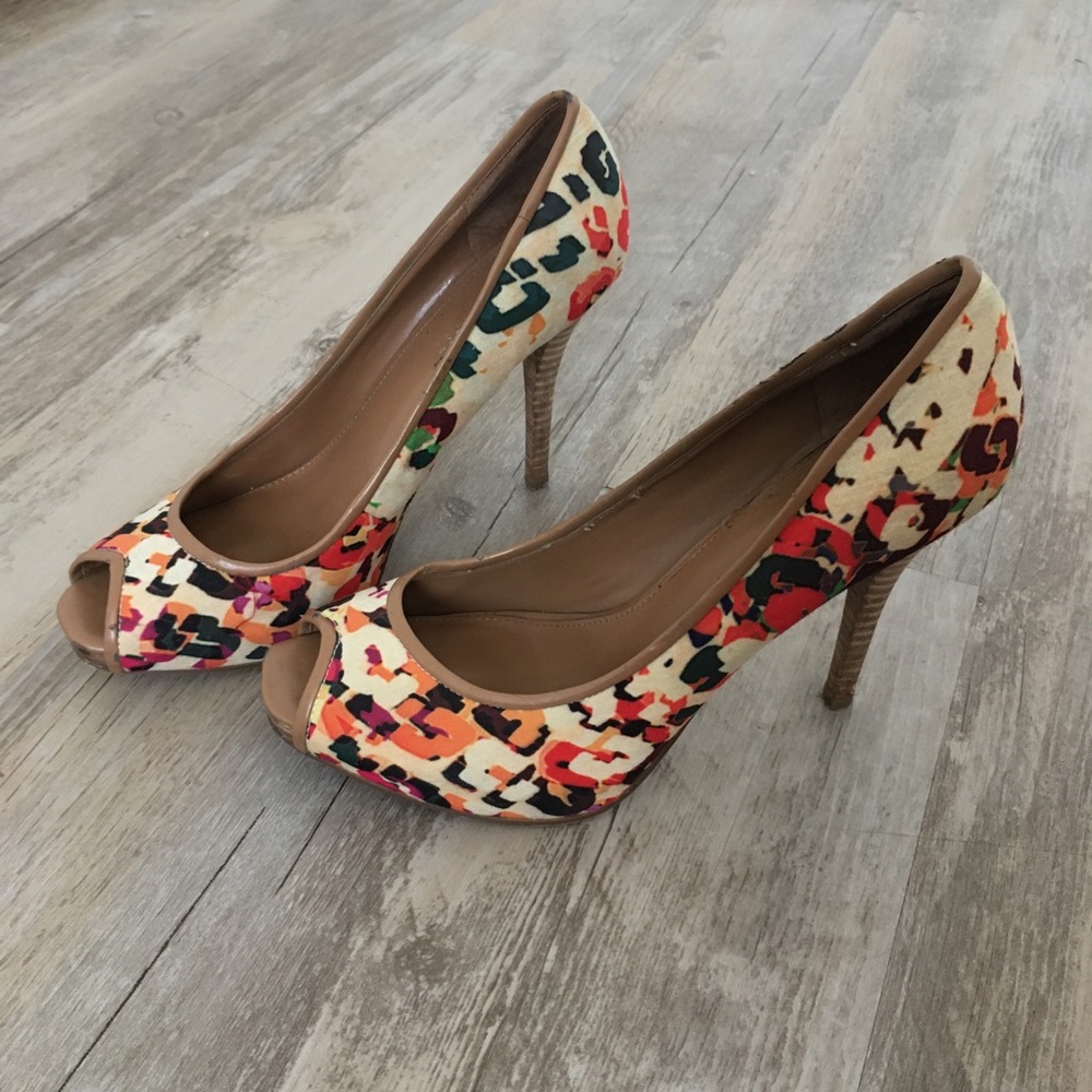 Abstract Colorful Fall Heels - Picture 3 of 7